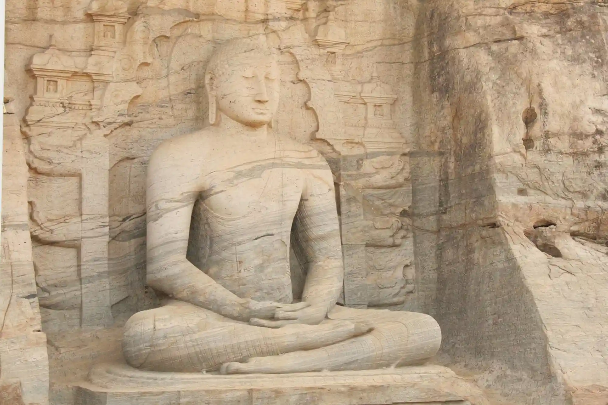 Gal Vihara Seated Buddha – Natural Tone